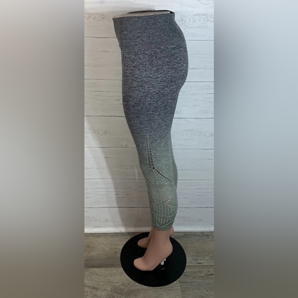 PINK VS VICTORIA’S SECRET Cool and Comfy Grey Dip Dye Ombré Seamless Leggings L - Picture 3 of 11